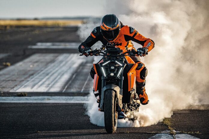 2024 KTM 1390 Super Duke R